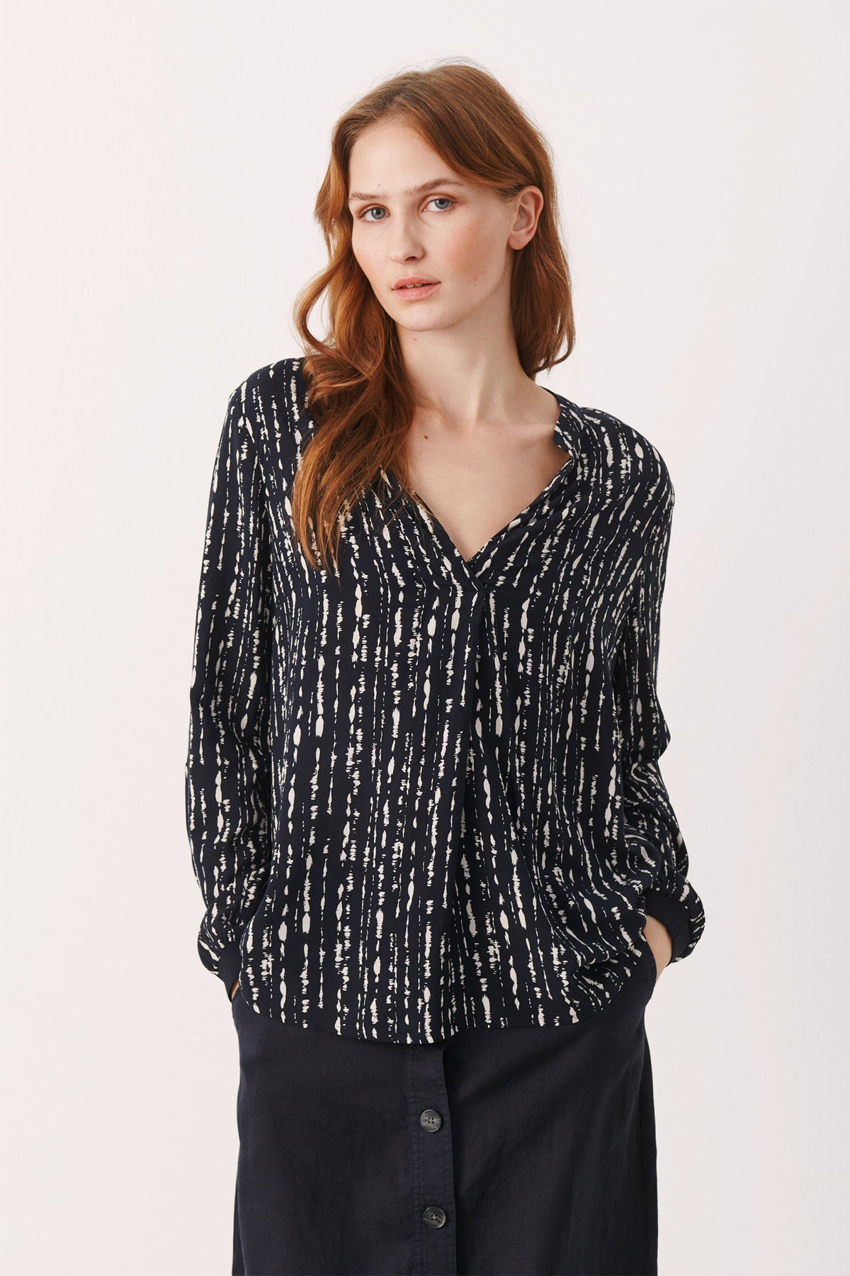 Tonnie BL Dark Navy texture Line - 30304923