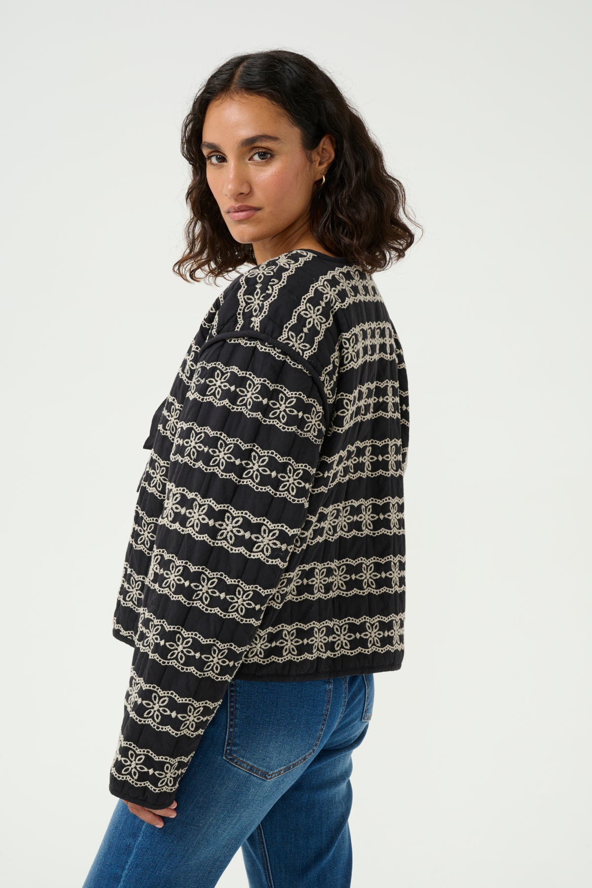 KAronia Jacket Black / Chalk embroidery - 10509824