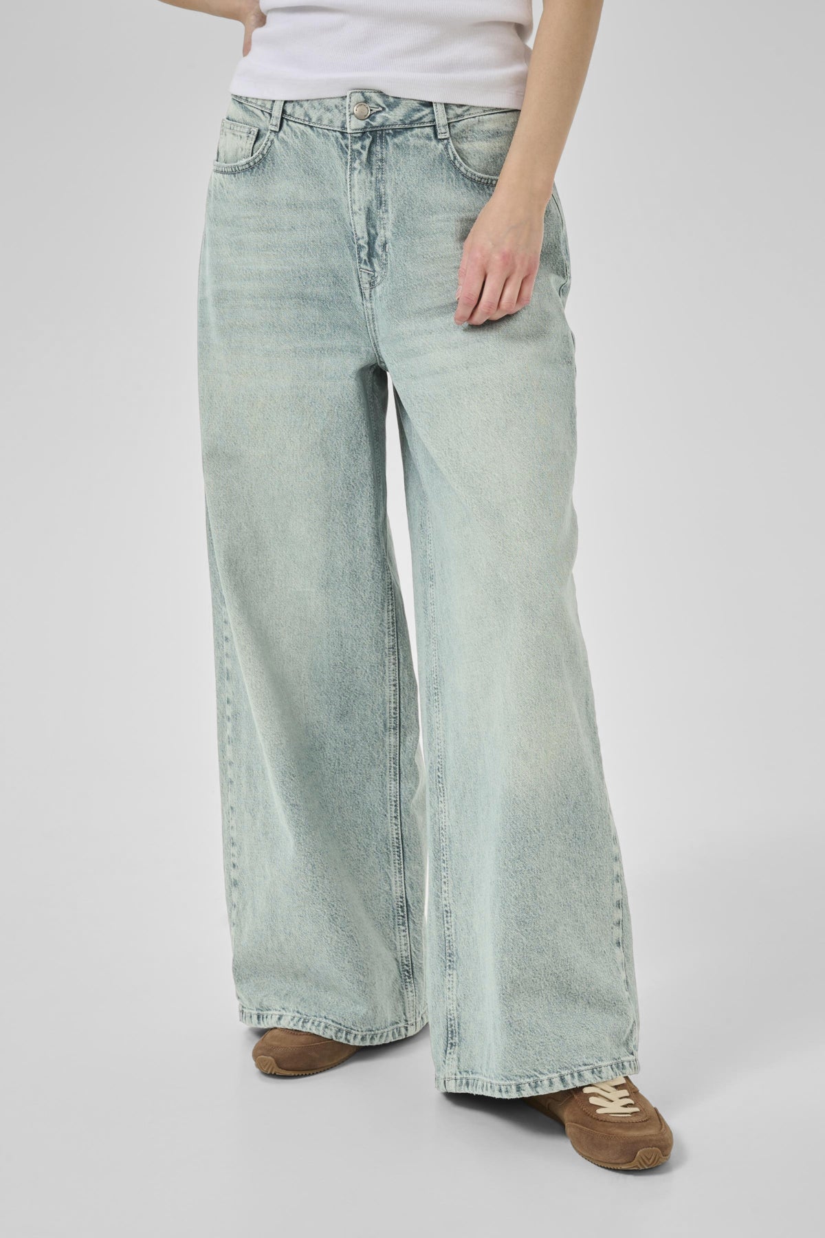 MWJessie 174 Low-Crotch X-Wide Light Blue Dirty Wash - 10705203