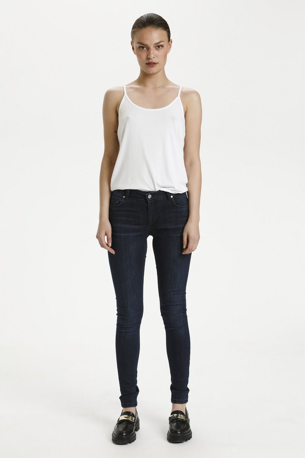 17 THE MODAL TOP Bright White