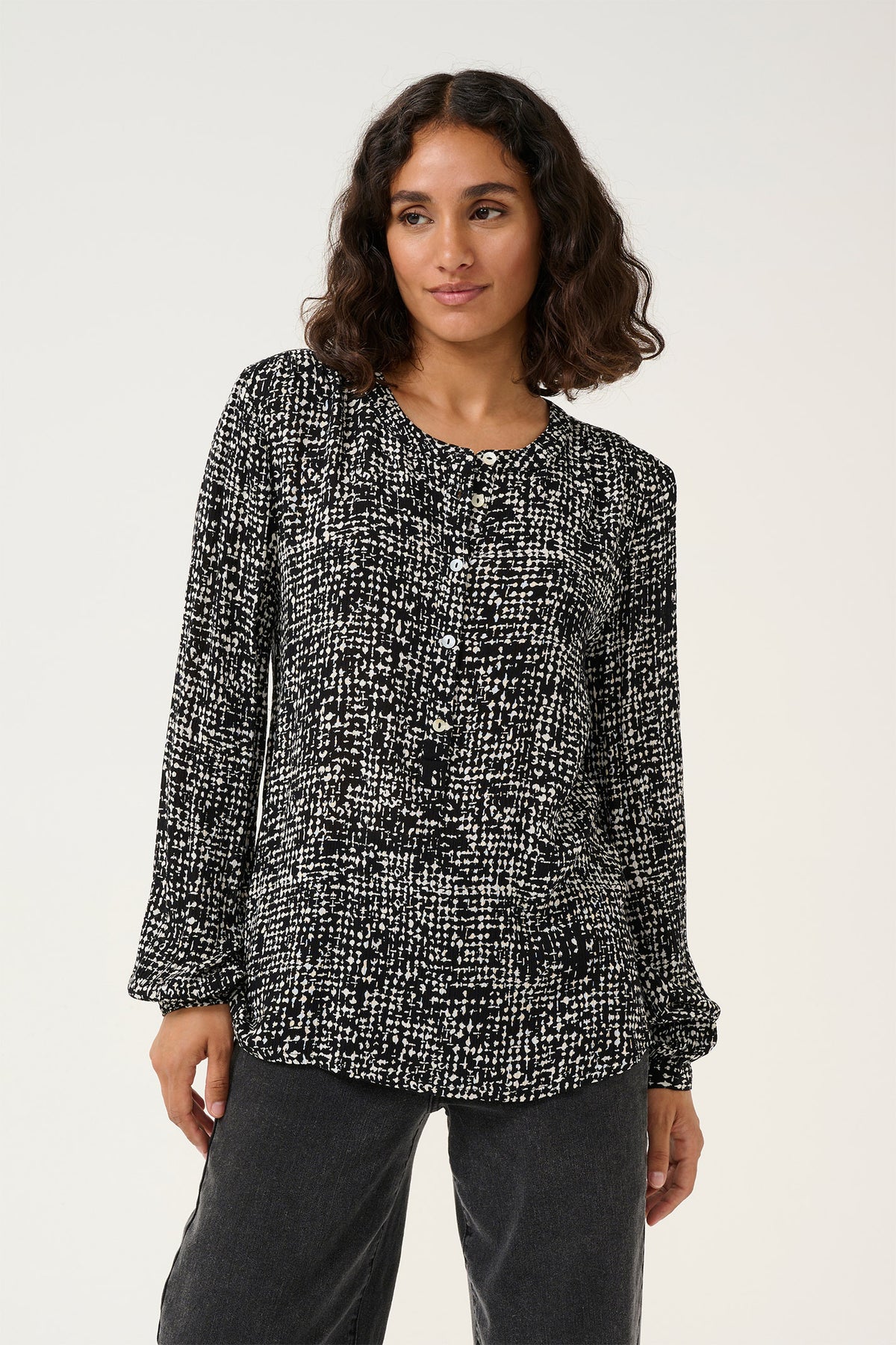 KApollie Amber Blouse Black/Turtledove Graphic Dot - 10509535