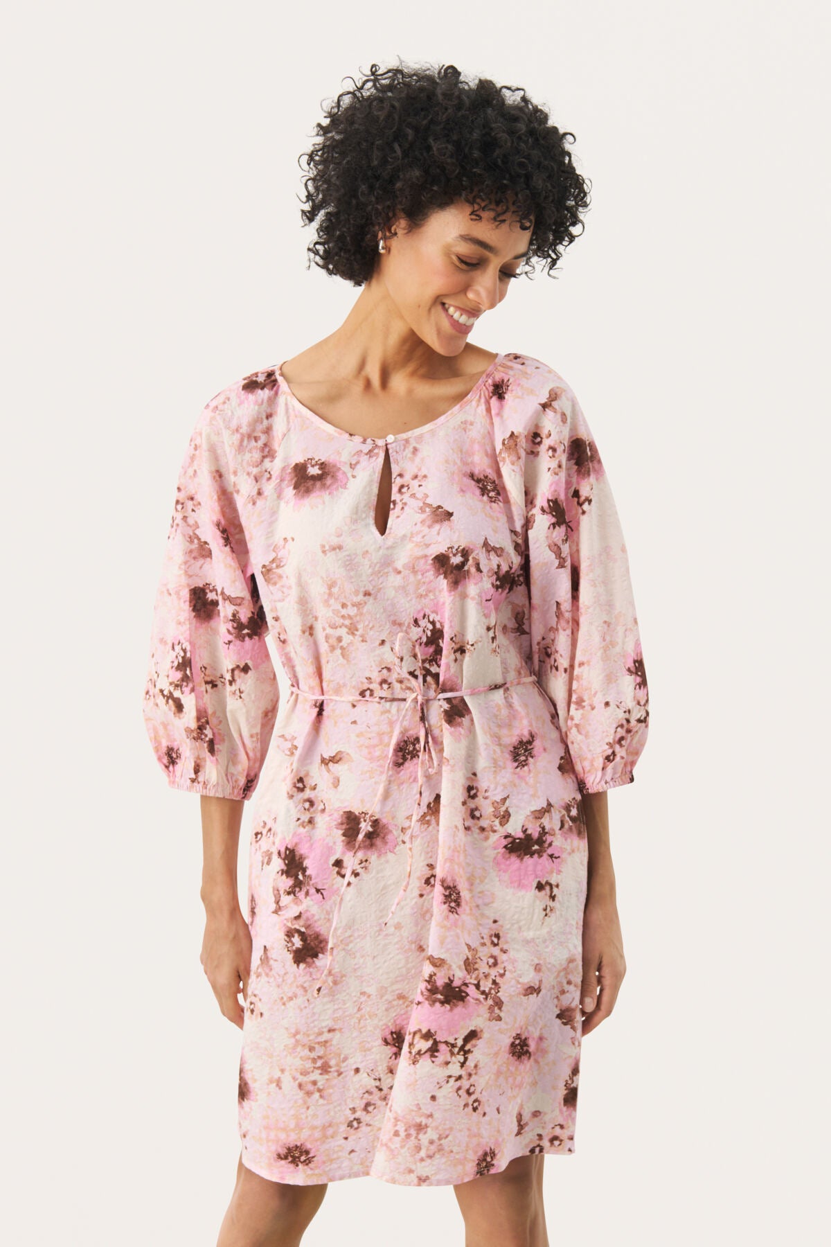ReidinuPW DR Pink Nectar Scattered Flower