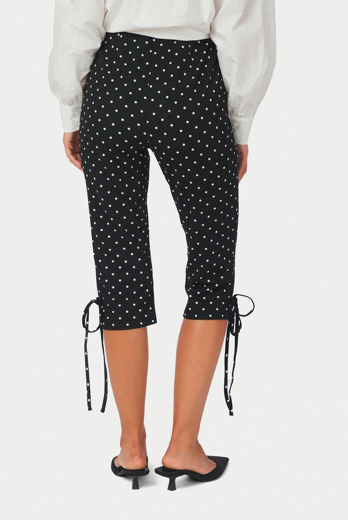 Juan Dot Capri Pants Black - 171224