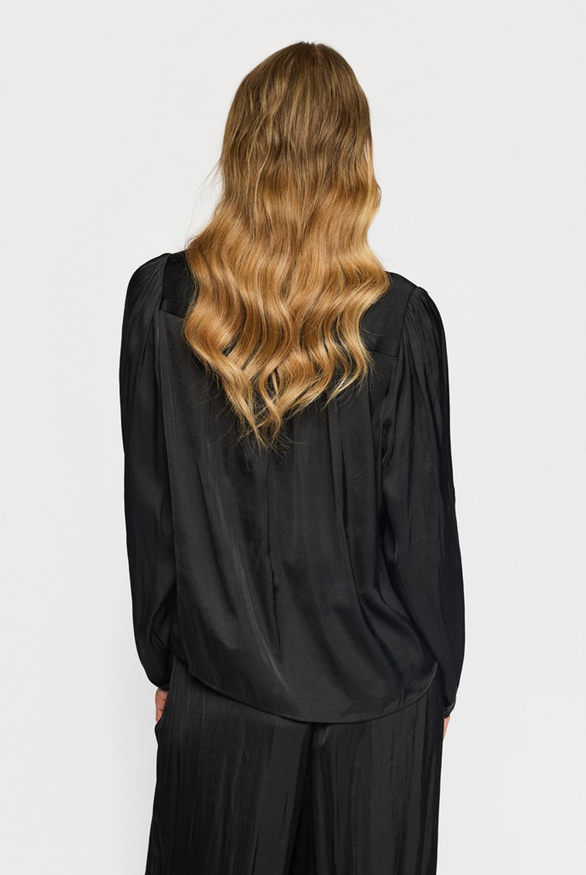 TIA 807 BLACK - 10214411688