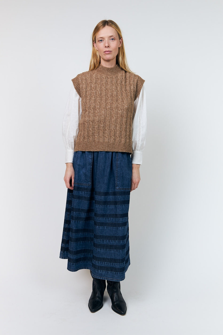 Finnll Knit Vest Sl CAMEL - 26422-5027
