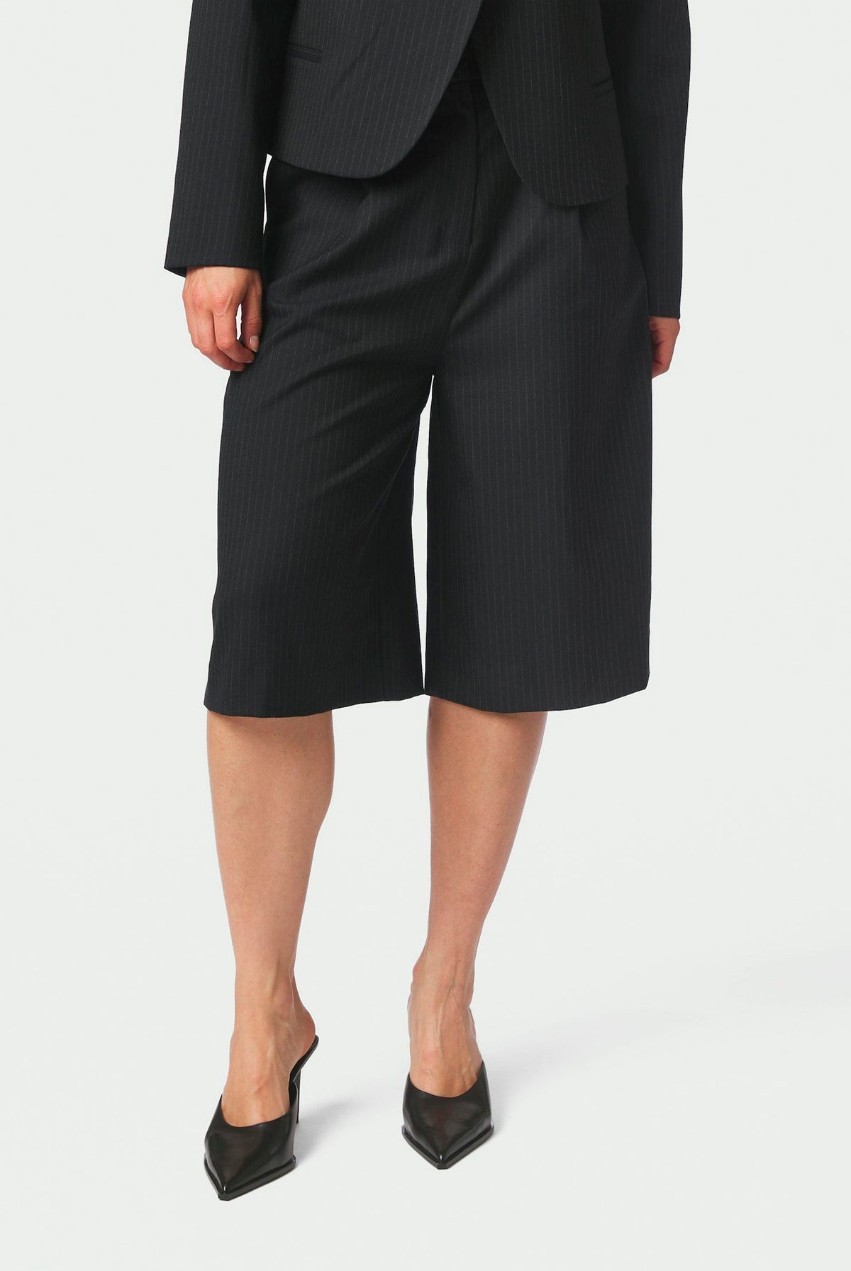 Rima Slim Pinstripe Shorts Dark Navy - 169531