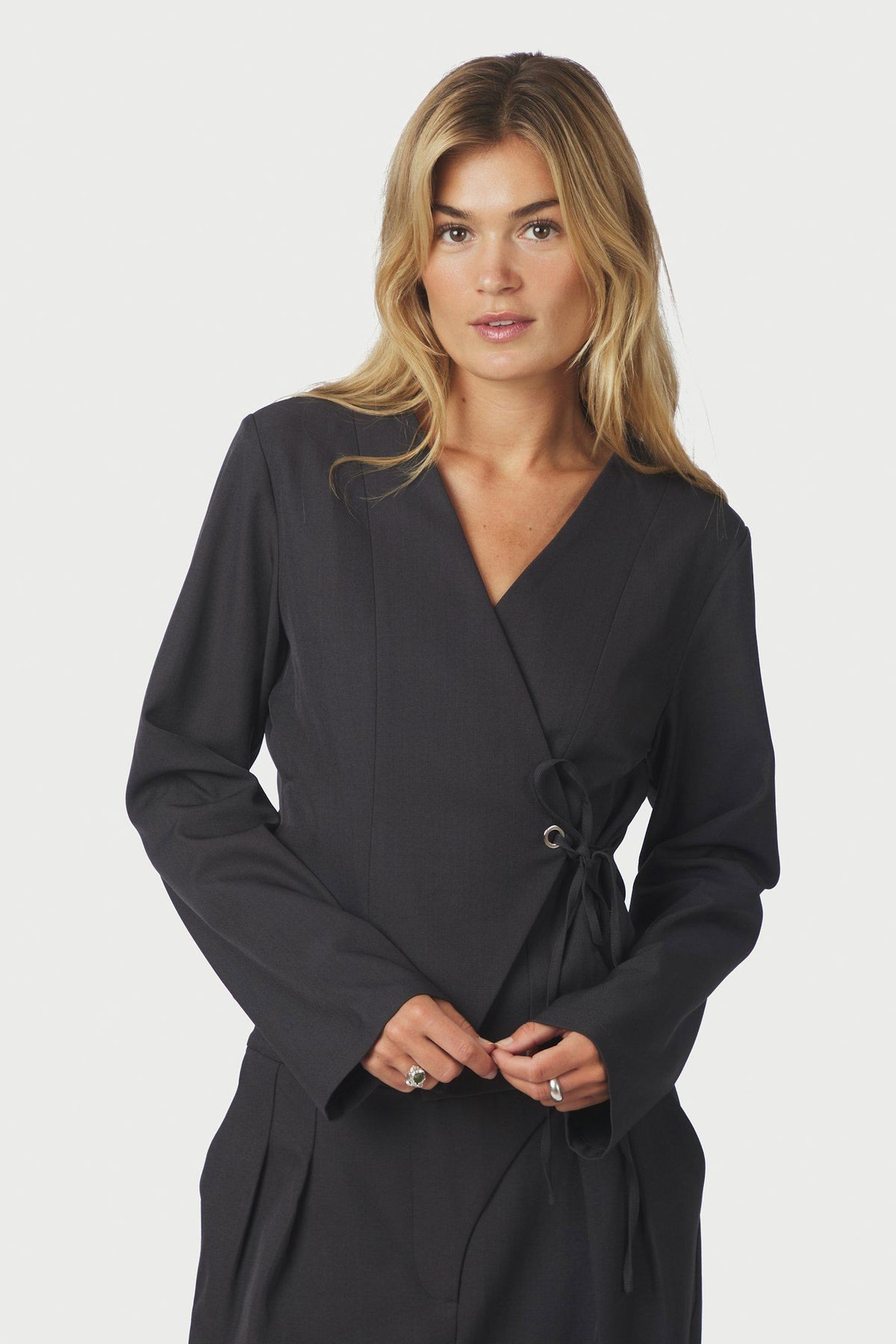Simmi Eyelet Blouse Eyelet dif DARK GREY - 166960