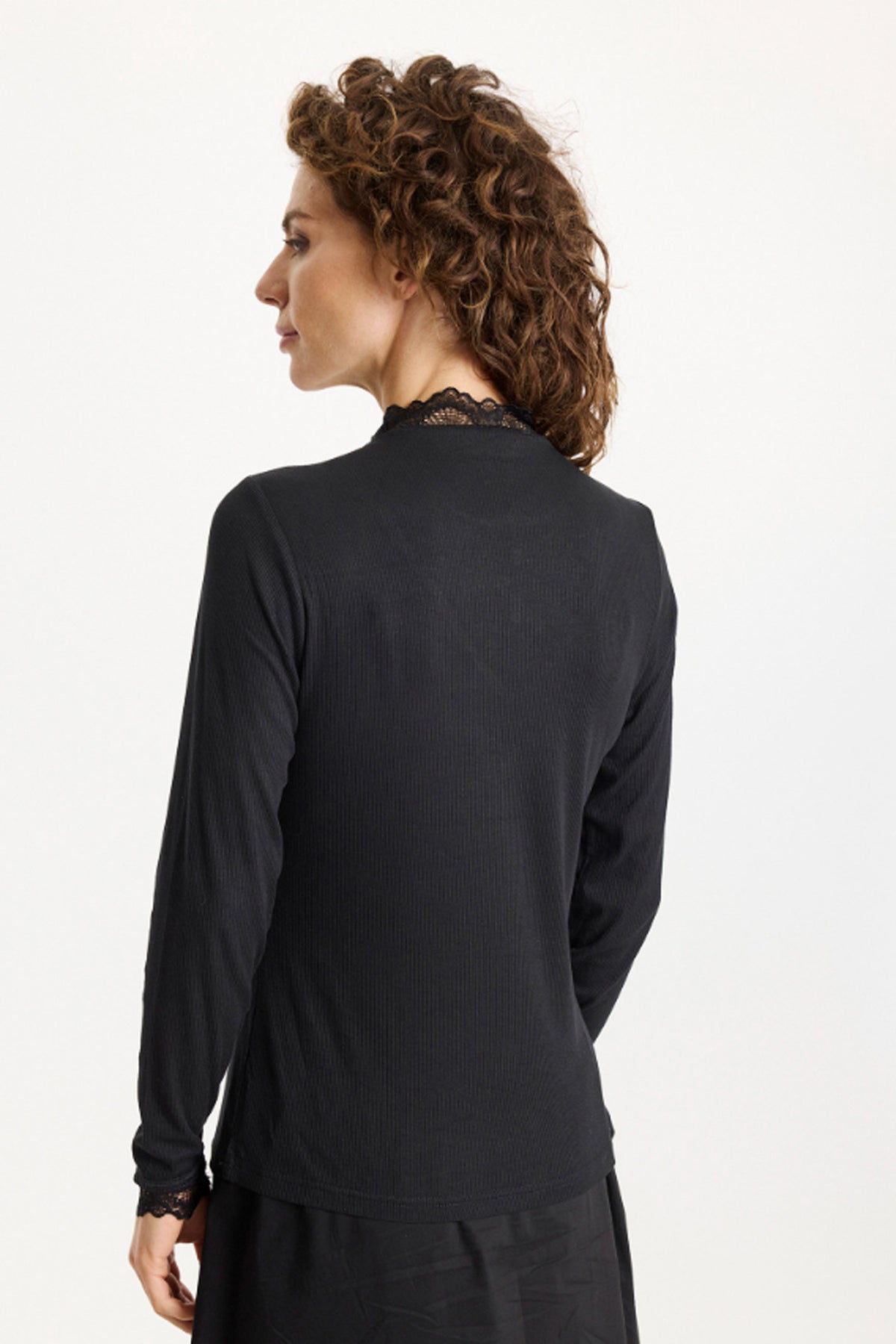 Yvonne t-shirt SORT - 16810